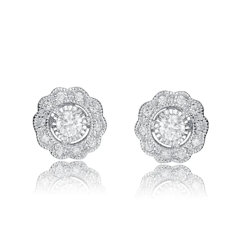 Gold stud earrings for women-Chloé Classic Flower Stud Earrings