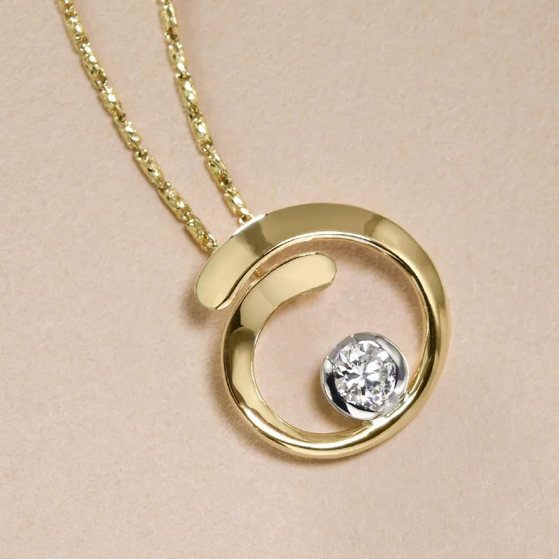 Simple pendant necklace for women-Tom Kruskal's Diamond Overlap Pendant