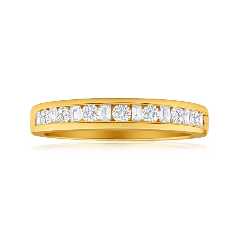 Vintage-inspired engagement ring for women-18ct Yellow Gold Ring With 15 Mixed Cut 0.30 Carat Diamonds