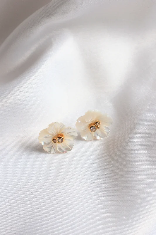 Black diamond earrings for women-Shell Flower Earrings